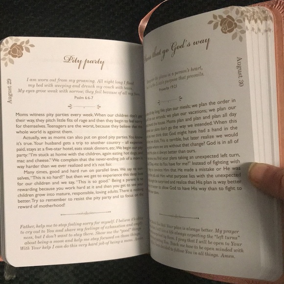 “365 devotions moments with God for Moms” Faux leather bound book - Picture 14 of 14
